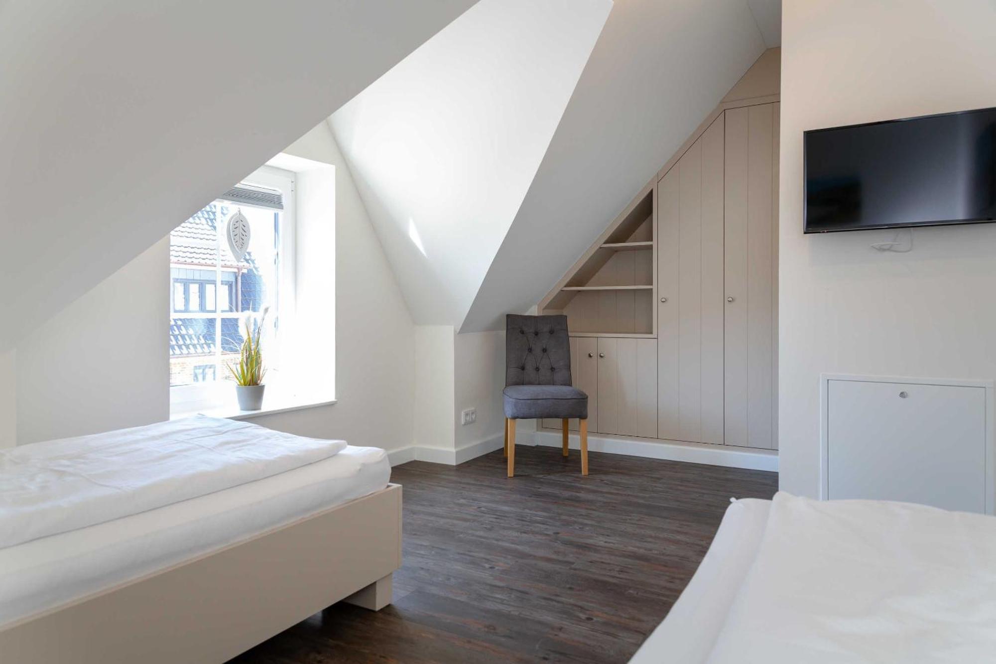 Haus Jensen 2 List